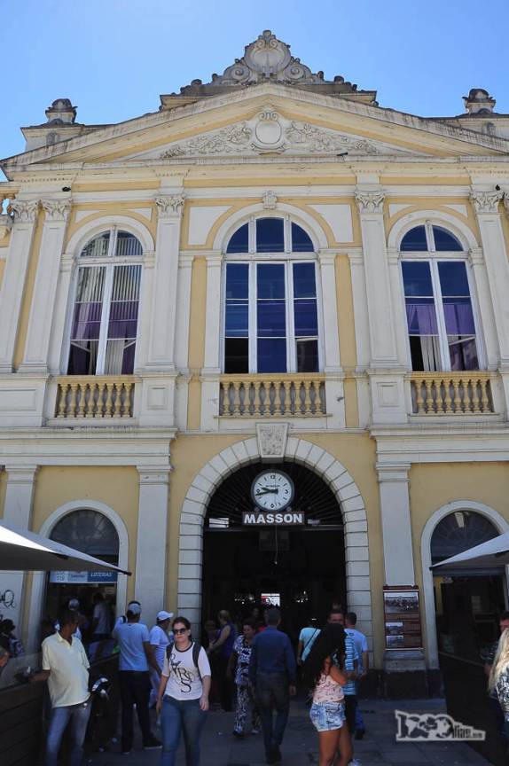Entrada do Mercado Municipal de Porto Alegre, no Rio Grande do Sul